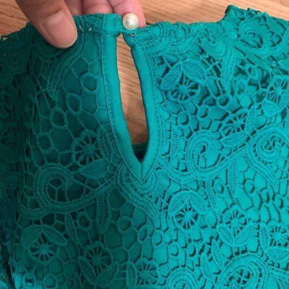 Women’s Green Lace Tops L - Picture 2 of 4